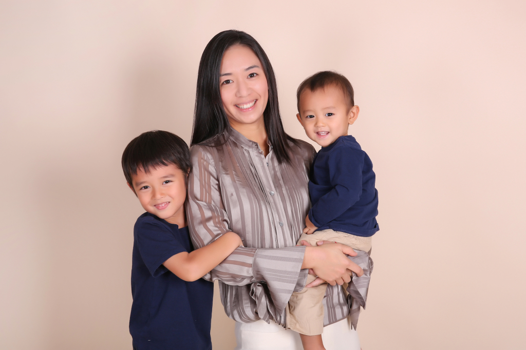 Aya Aiba shirt with kids profile (3)